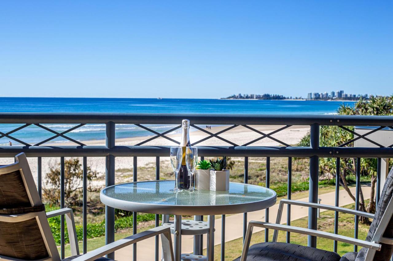 Golden Riviera Absolute Beachfront Resort Gold Coast Eksteriør billede