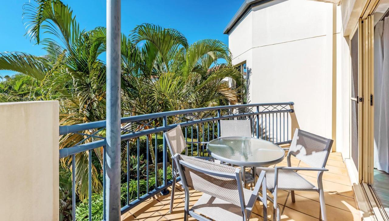 Golden Riviera Absolute Beachfront Resort Gold Coast Eksteriør billede