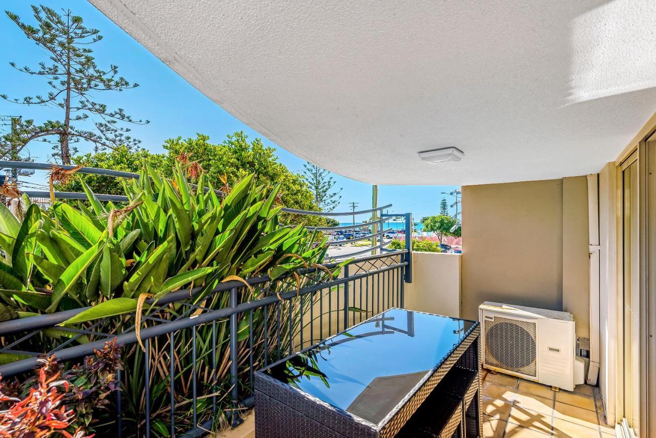 Golden Riviera Absolute Beachfront Resort Gold Coast Eksteriør billede