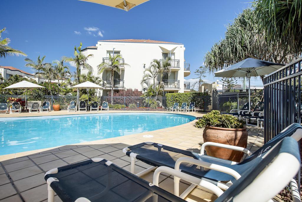 Golden Riviera Absolute Beachfront Resort Gold Coast Eksteriør billede