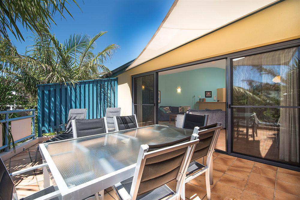 Golden Riviera Absolute Beachfront Resort Gold Coast Eksteriør billede
