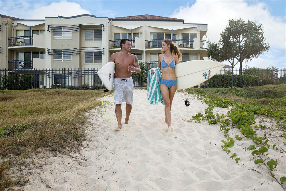 Golden Riviera Absolute Beachfront Resort Gold Coast Eksteriør billede